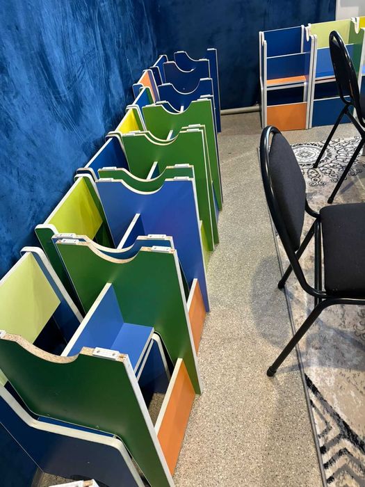 Детские шкафчики столы и стулья