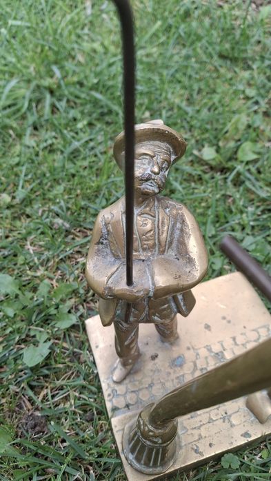 Vând doua statuete din bronz