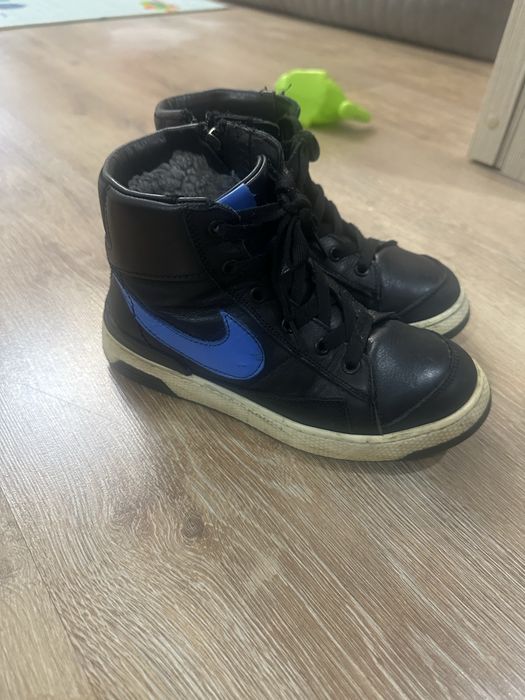 Продам зимние Ботинки на мальчика