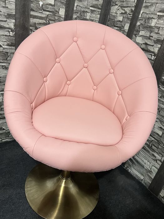 Чисто нов козметичен стол розово и златно