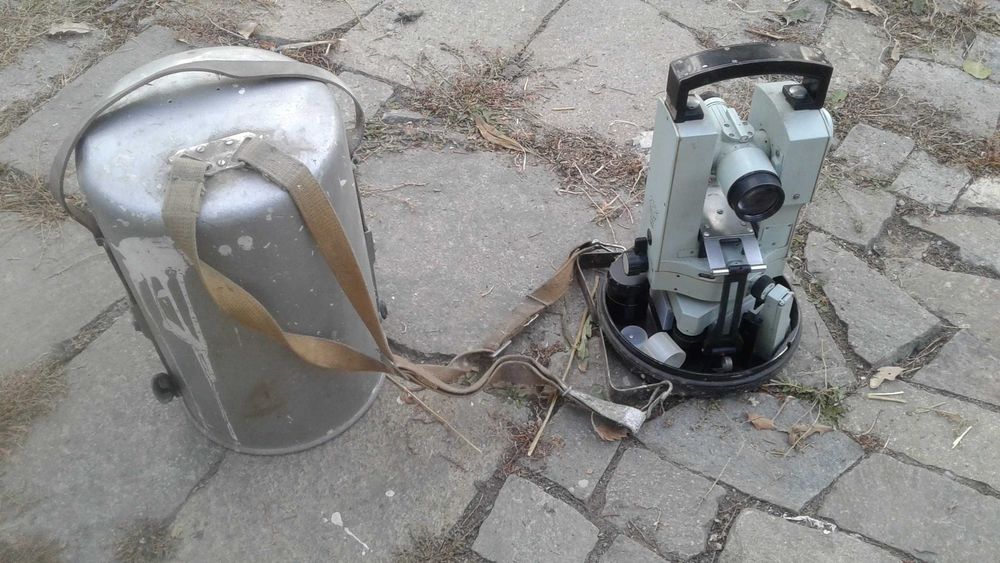 Продам Теодолит СССР