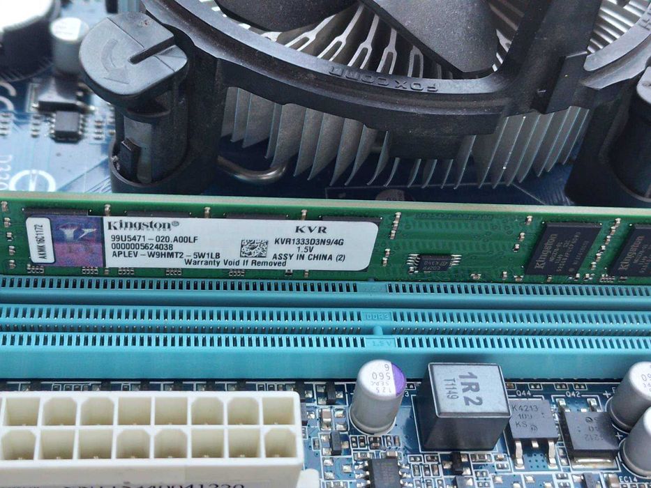 Дънo Gigabyte GA-H61M-DS2 с Intel Pentium G2030 + охладител + 4GB DDR3