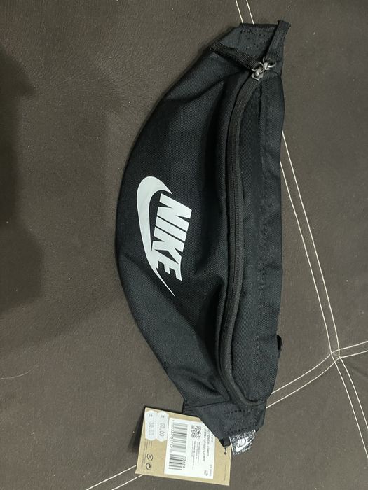 Продавам чанта на nike