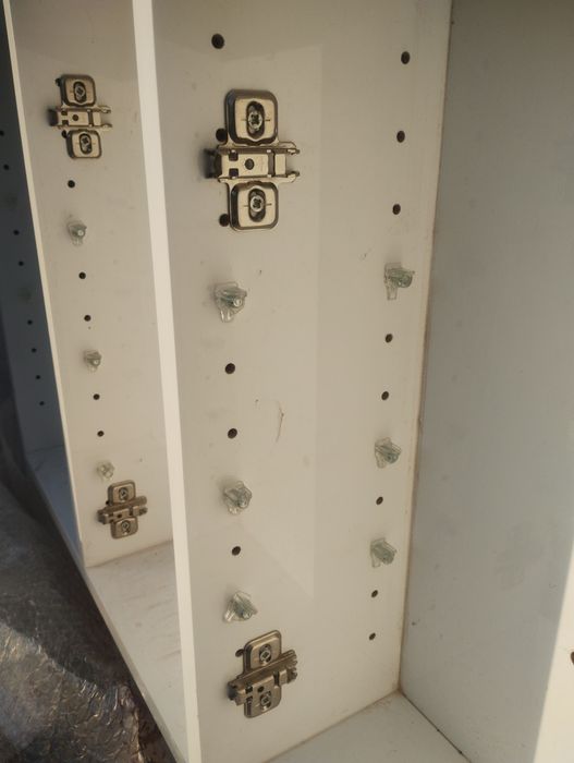 Шкаф за баня, с вградена LED лампа и 3 огледални врати