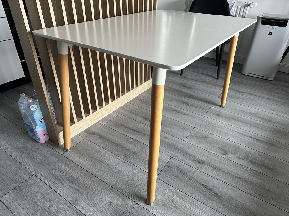 Masa de Bucatarie Lemn masiv + MDF. 2-4 persoane Alb mat