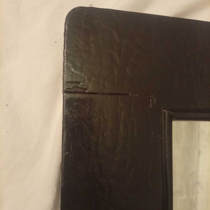 Старо огледало с дървена рамка