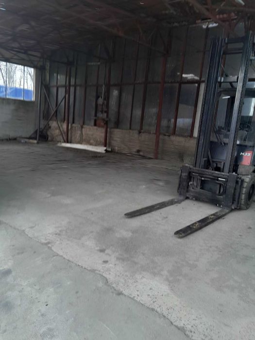 Давам под наем база с асфалтова площадка