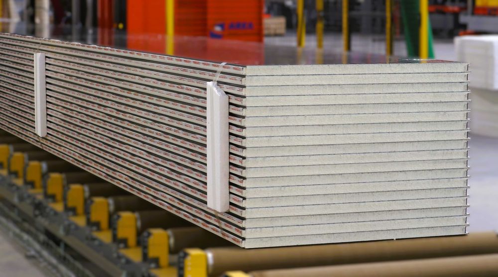 PRET PROMOTIONAL – Panouri sandwich de perete, 40 mm, 69,95 lei/mp