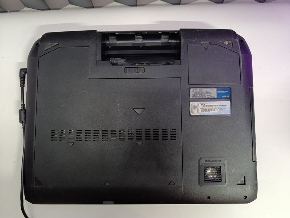 Laptop gaming Asus rog display 17.3 procesor i7 video nvidia 3 gb