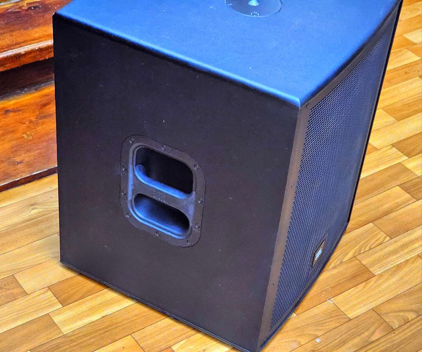 Активный сабвуфер JBL IRX115S