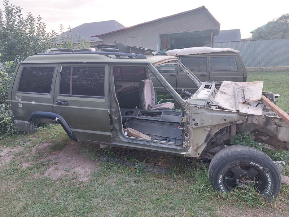 Продам Jeep Cherokee