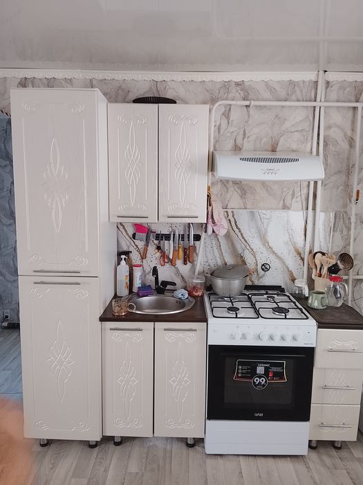 Кухонный гарнитур в хорошем состоянии