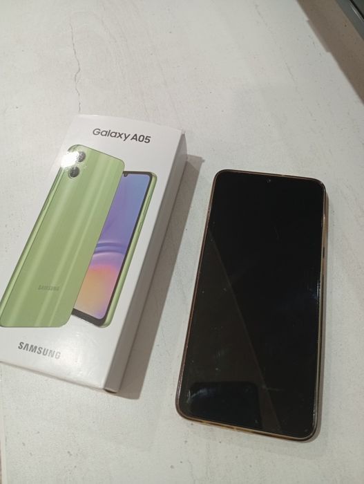 Продам Самсунг А05