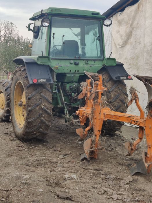 Tractor John deere Izvoarele • OLX.ro