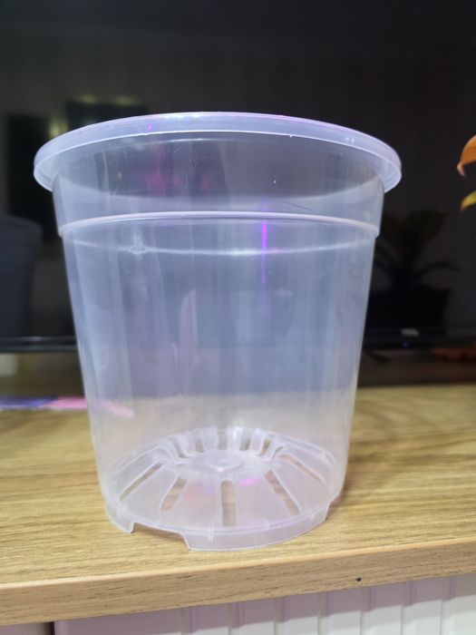 Продам прозрачные горшки для растений