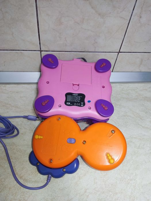 Consola de invatare prin joc pe televizor, Vtech V.Smile /TV