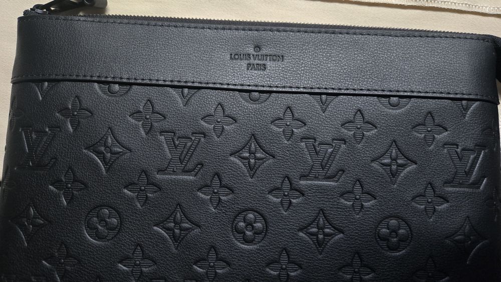 Оригинален клъч Louis Vuitton