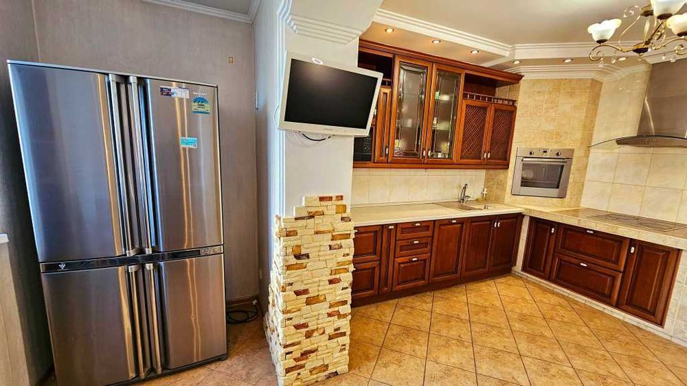 Дава се под наем Двустаен апартамент в София, Център - 55 кв.м за 408 € - Снимка #2