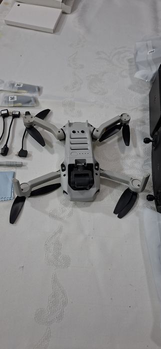 Дрон Dji mavic mini fly more combo  като нов!