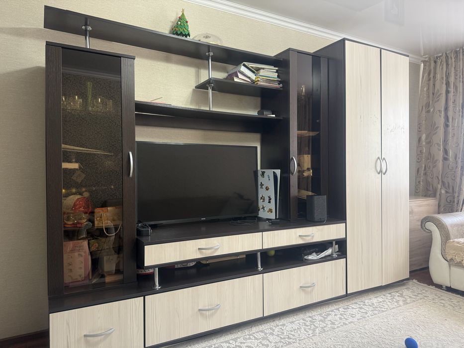 Продаю стенку для зала