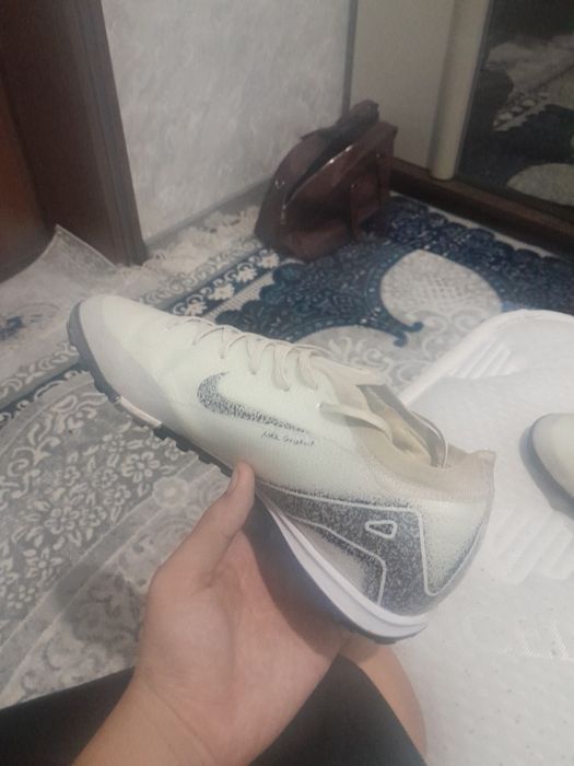 Holati ideal. 1 oy oldin olingan. 1 marta kiyilgan.