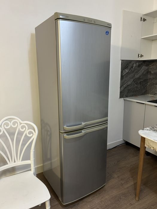 Холодильник Samsung Cool N Cool серый. Срочно!