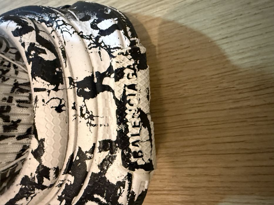 Balenciaga 3XL White Black Grafitti