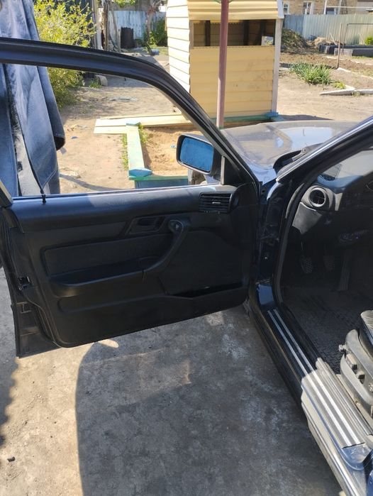 Продам машину ВМВ е 34  1994 года
