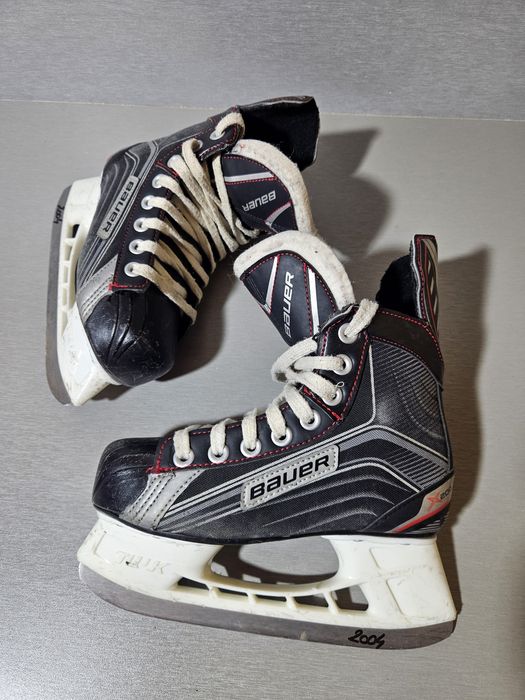 Patine hochei hockey 3004 Bauer x200, marime 33.5, lungime interioara 21cm.