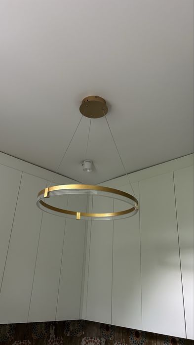 Продам люстру диамерт 60см