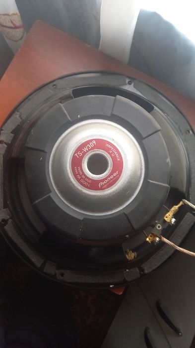 Продам сабуфер пионер