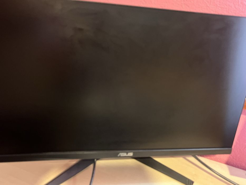 Продавам настолен компютър