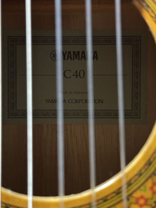Гитара Yamaha C40