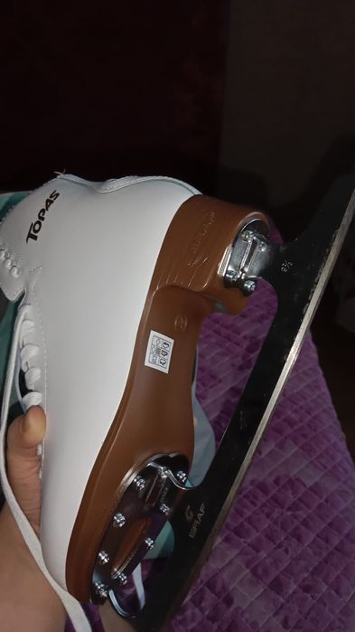 Продам коньки фигурные 37размер