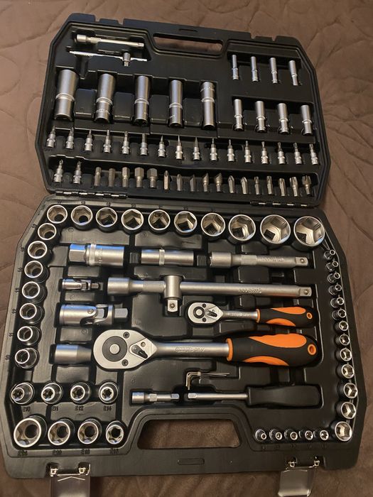 Cadoul Ideal pt barbati  - trusa chei tubulare Gadget  108 pcs set 1/4”&1/2” nou - nou !