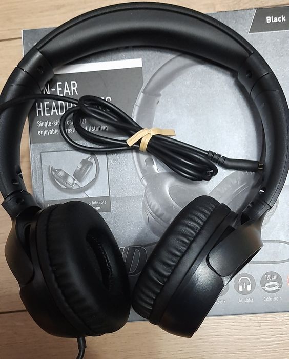 Casti ON-EAR cu antifon și microfon, Nou!