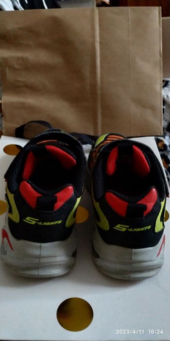 Кроссовки детские