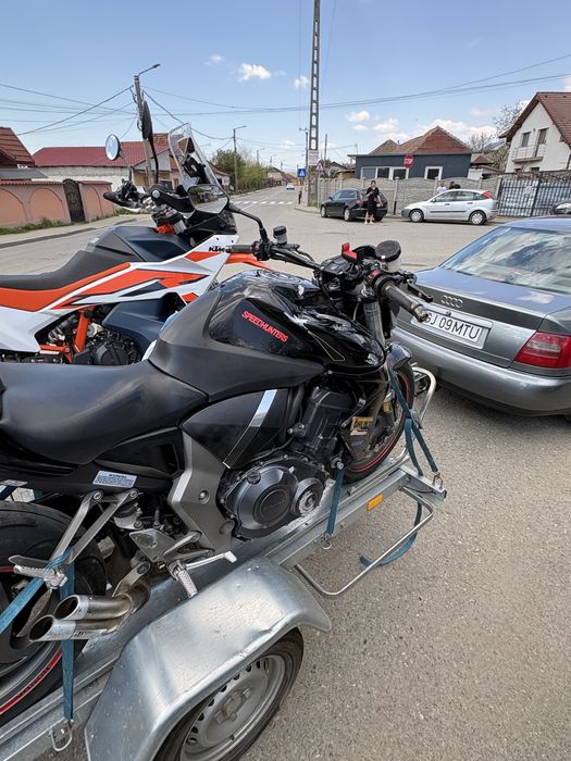 Vand Honda CB1000R avariat usor