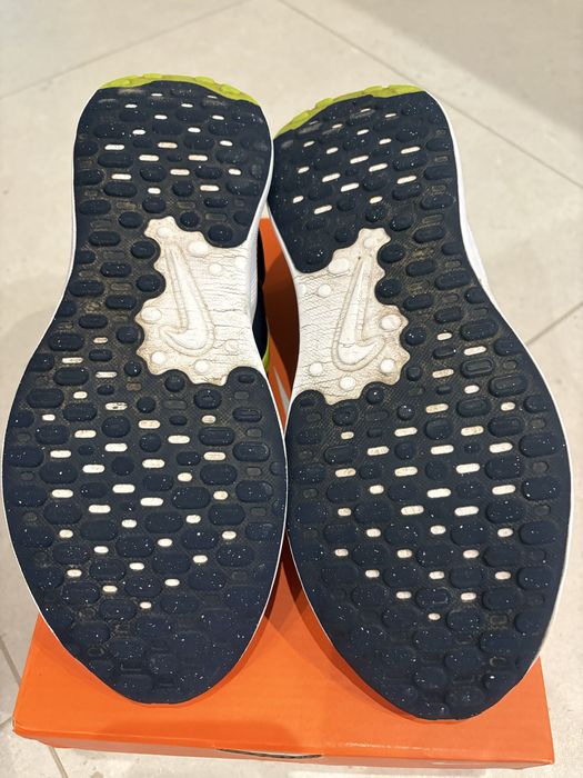 Спортни обувки Nike и Adidas