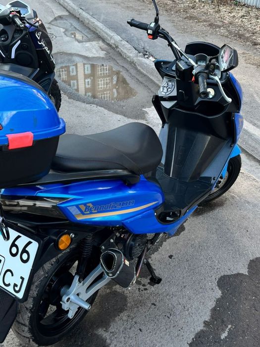 Подам мопед bennali 180 кубов