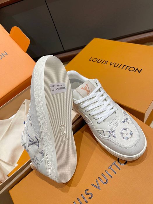 Adidasi Louis Vuitton