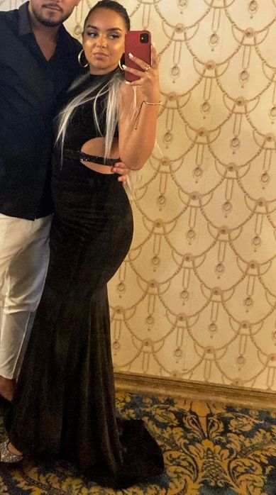 Rochie cu trena catifea