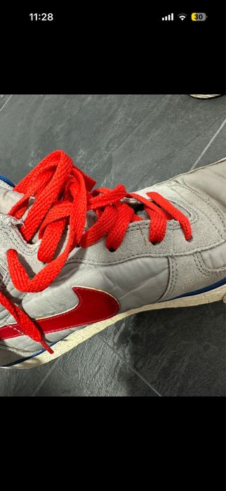 Vand tenisi nike (ca noi)