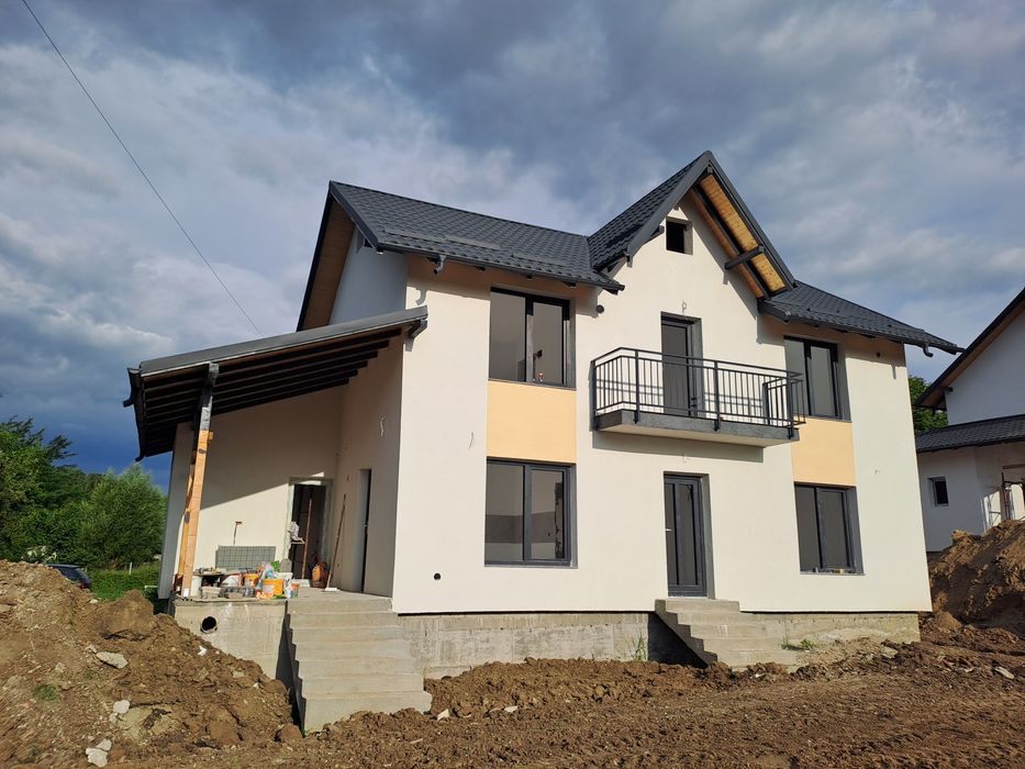 Magura,  Vila P+E