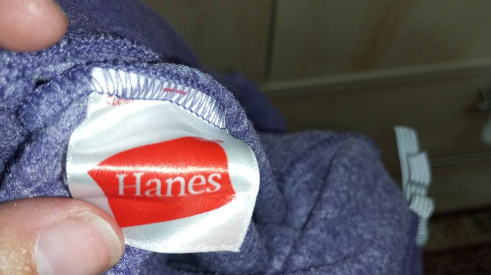 Pantaloni lungi pentru femei.