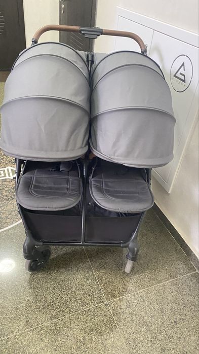 Коляска двойняшек темный серый