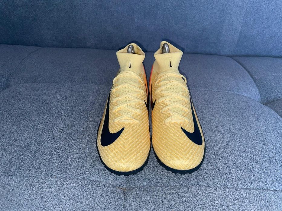 Ghete fotbal teren sintetic NIKE Kylian Mbape nr 36 și 37,5