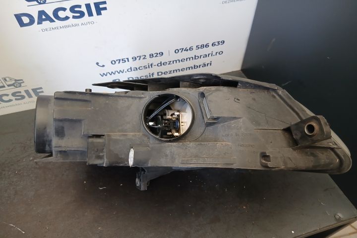 Far stanga 3C0941005AD 3C0941005AD Volkswagen VW Passat B6