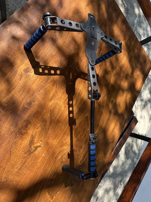 Раменен статив - shoulder rig