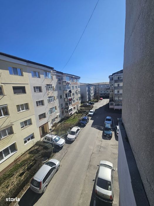 Apartament cu 2 camere de vânzare în Curtea de Argeș.